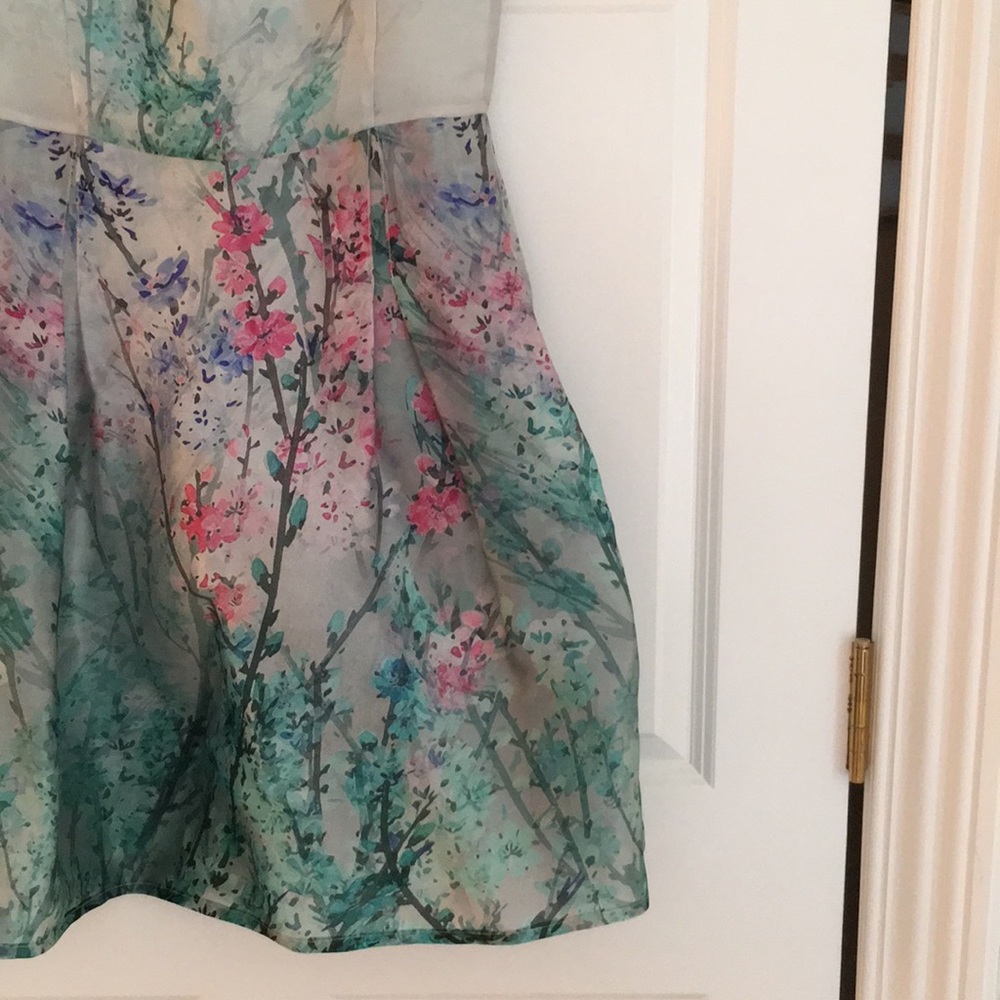Floral Watercolor Organza Flounce Sleeveless Dress - Picture 2 of 8